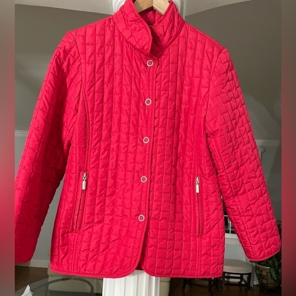 Jane Ashley women’s red quilted jacket with snap button closure size small